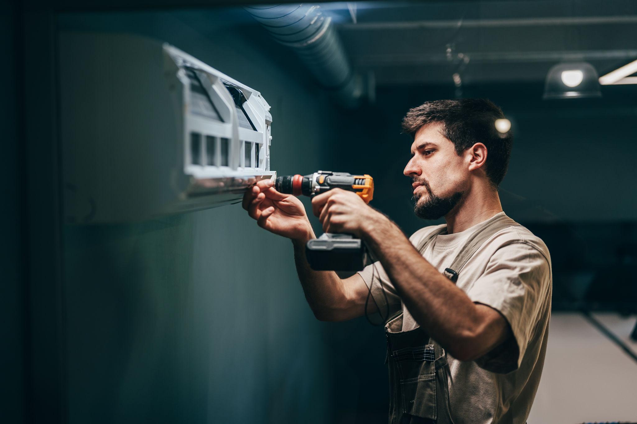 Painting and decorating tools